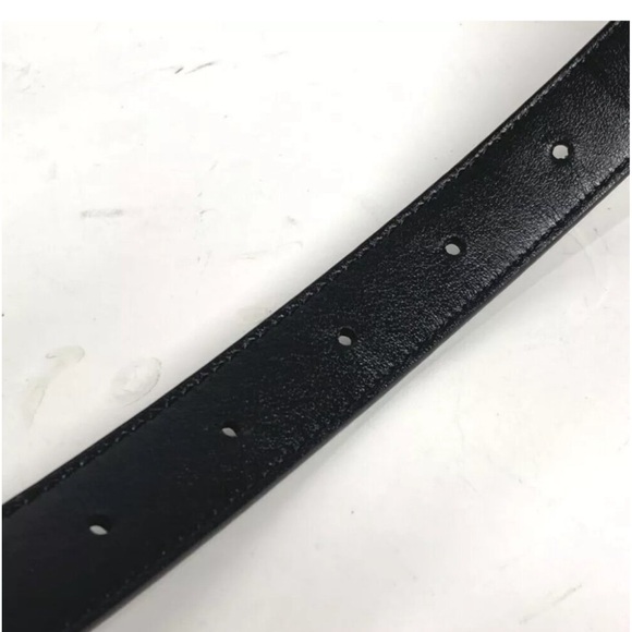 Authentic LOUIS VUITTON M0431M Monogram Belt-LV
Iconic 20MM Reversible Thin belt - Picture 10 of 15